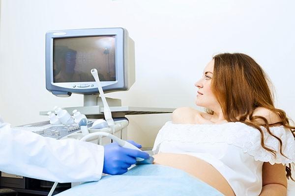 42岁做试管婴儿，胚胎移植时要注意什么？